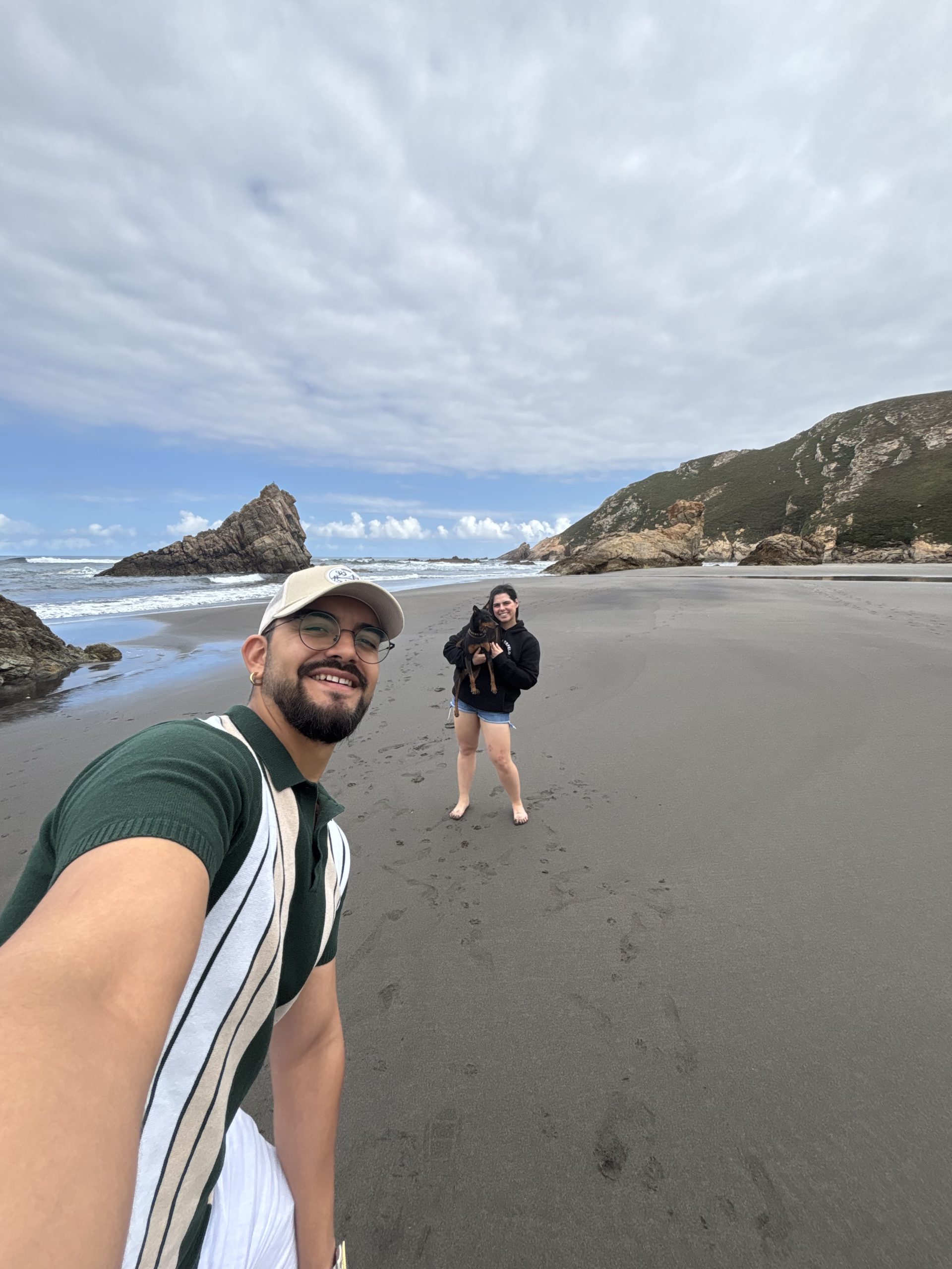 Arnold en una playa para perros en España
